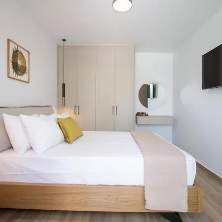 Villa Eros - Afroditi Collection *