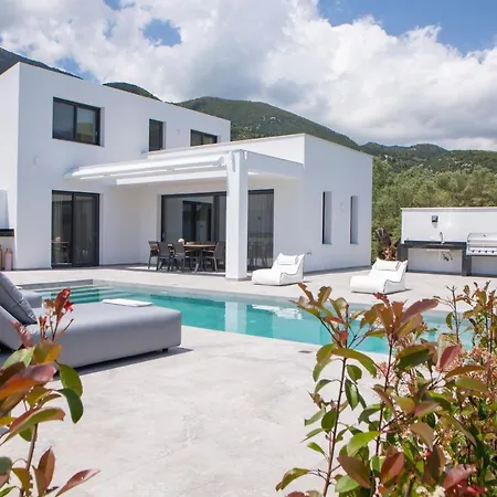 Villa Eros - Afroditi Collection *